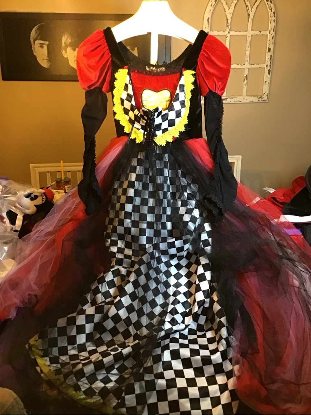 Ravishing queen of hearts girl costume halloweencostumes.com size large